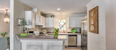 House (3 Bedrooms) | Interior