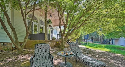2 Mi to Clemson: Central Villa w/ Deck, Near Lakes
