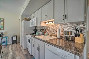 Apartment (1 Bedroom) | Interior - Branson Condo w/ Community Amenities: Near Dtwn! (Branson)