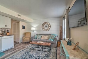 Apartment (1 Bedroom) | Interior - Branson Condo w/ Community Amenities: Near Dtwn! (Branson)