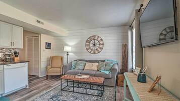 Apartment (1 Bedroom) | Interior