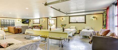 Apartment (0 Bedroom) | Interior