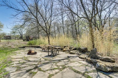 Cameron Nature Retreat: Hike, Bike & More!