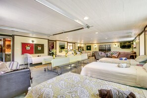 Apartment (0 Bedroom) | Interior