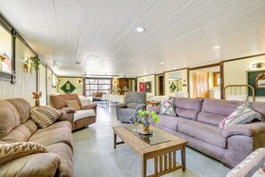 Apartment (0 Bedroom) | Interior