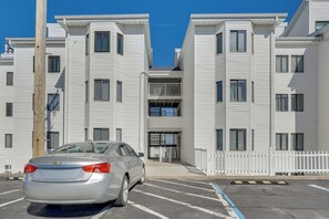 Apartment (2 Bedrooms) | Interior - Charming Condo w/ Pool Access in Osage Beach! (Osage Beach)