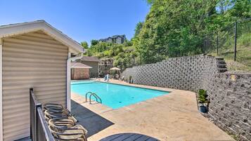 Kolam renang outdoor