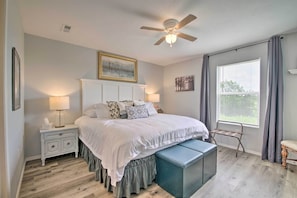 Apartment (3 Bedrooms) | 3 bedrooms, iron/ironing board, free cribs/infant beds, bed sheets - Cheerful Condo: Patio, 2 Mi to Branson Strip! (Branson)
