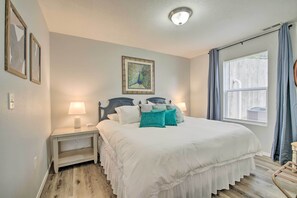 Apartment (3 Bedrooms) | 3 Schlafzimmer, Bügeleisen/Bügelbrett, kostenlose Babybetten, Bettwäsche