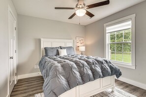 House (3 Bedrooms) | Interior - Charming Ozark Abode w/ Yard & Pool Access (Ozark)