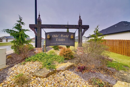 Charming Ozark Abode w/ Yard & Pool Access