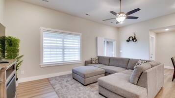 House (3 Bedrooms) | Interior
