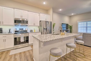 House (3 Bedrooms) | Interior