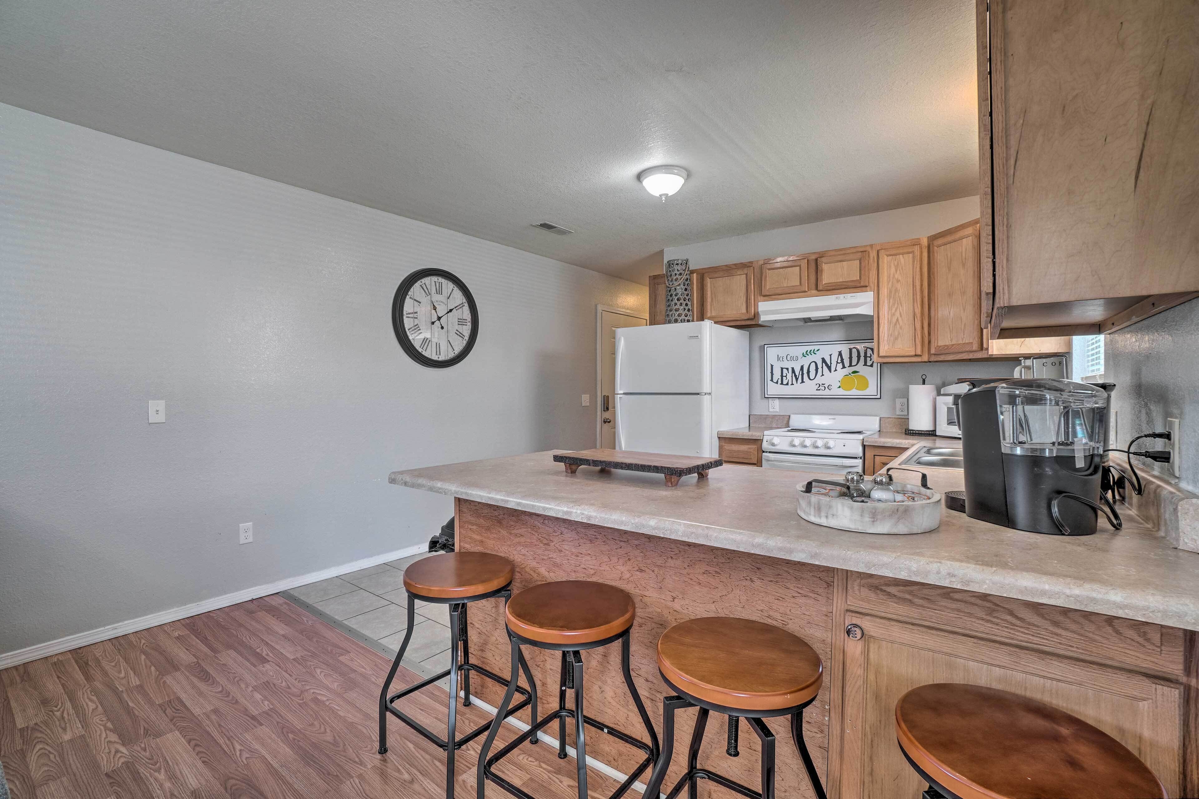 House (2 Bedrooms) | Private kitchen | Microwave, oven, stovetop, dishwasher