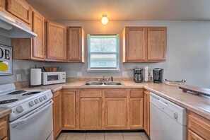 House (2 Bedrooms) | Private kitchen