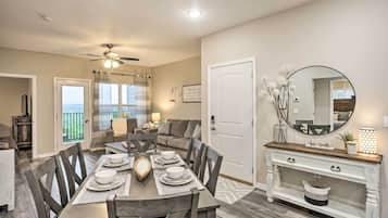 Apartemen (4 Bedrooms) | Bagian depan properti