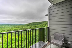 Apartment (4 Bedrooms) | Interior - 4 Mi to Silver Dollar City: Chic Branson Retreat! (Branson)