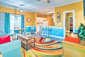 Apartment (1 Bedroom) | Interior - Colorful Myrtle Beach Golf Club Condo w/ Pool (Myrtle Beach)