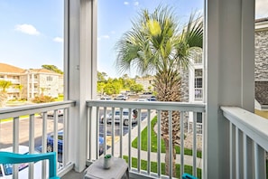 Apartment (1 Bedroom) | Interior - Colorful Myrtle Beach Golf Club Condo w/ Pool (Myrtle Beach)