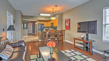 Apartment (2 Bedrooms) | Front of property