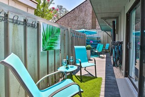 Villa (2 Bedrooms) | Interior - Coastal Resort Beach Villa < 1 Mi to Shore! (Hilton Head Island)