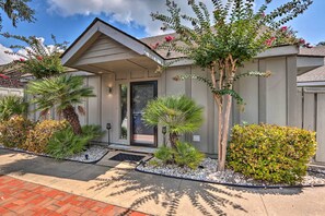 Villa (2 Bedrooms) | Interior - Coastal Resort Beach Villa < 1 Mi to Shore! (Hilton Head Island)