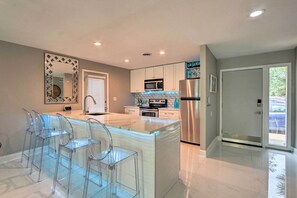 Villa (2 Bedrooms) | Interior - Coastal Resort Beach Villa < 1 Mi to Shore! (Hilton Head Island)