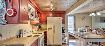 Cobblestone Cottage' - 10 Mi to Pomme de Terre!