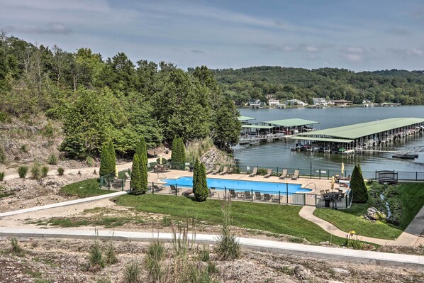 Apartment (3 Bedrooms) | Interior - Lakefront Ozark Condo w/ Balcony & Seasonal Pool! (Camdenton)