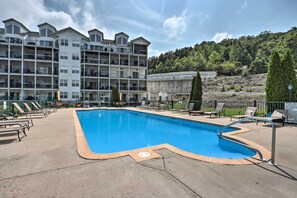 Interior - Lakefront Ozark Condo w/ Balcony & Seasonal Pool! (Camdenton)