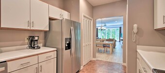 Condo on Lake Keowee w/ Resort Amenities & Pool!