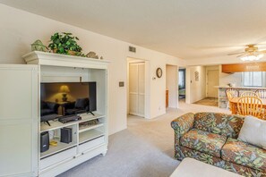 Apartment (2 Bedrooms) | Interior - Walk to Myrtle Beach: Condo w/ Resort Perks (Myrtle Beach)