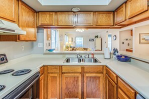 Apartment (2 Bedrooms) | Interior - Walk to Myrtle Beach: Condo w/ Resort Perks (Myrtle Beach)