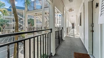 Apartment (0 Bedroom) | Bahagian dalam