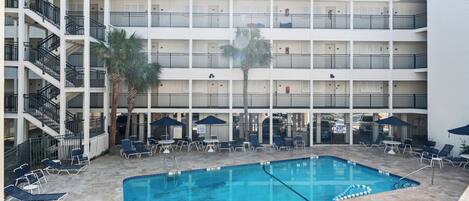 Apartment (0 Bedroom) | Pool | Outdoor pool