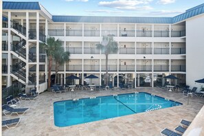 Apartment (0 Bedroom) | Pool | Outdoor pool