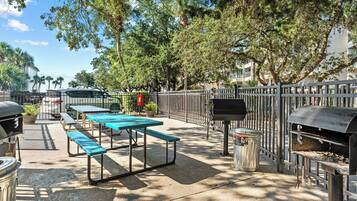 Apartment (0 Bedroom) | Interior