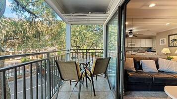 Apartment (0 Bedroom) | Bahagian dalam