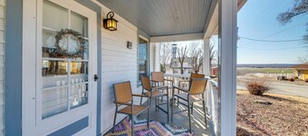Cozy Augusta Home w/ Porch: Walk to Katy Trail!