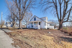 House (3 Bedrooms) | Interior - Cozy Augusta Home w/ Porch: Walk to Katy Trail! (Augusta)