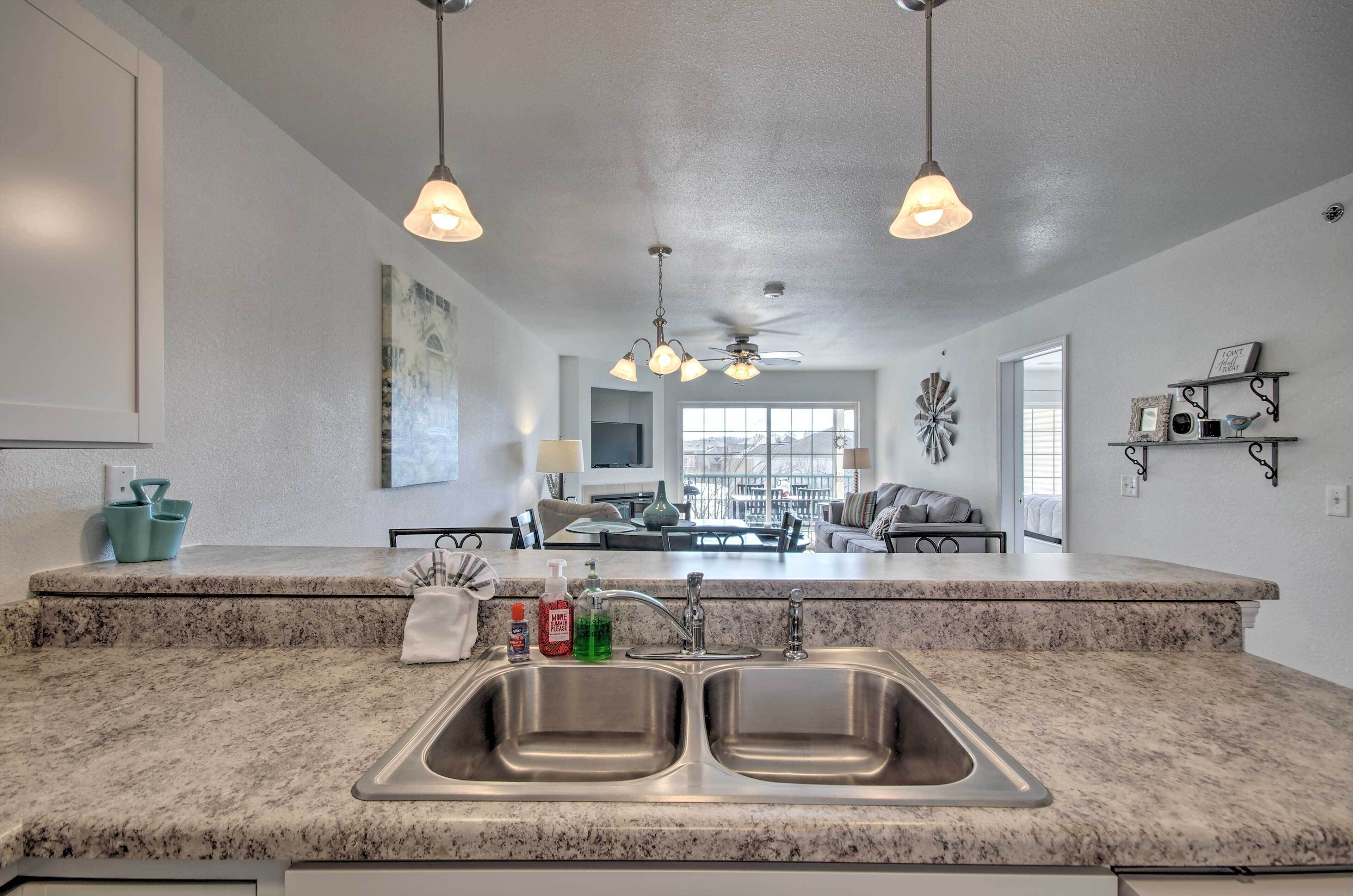 Conveniently Located Lake of the Ozarks Condo