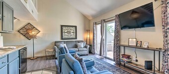 Cozy & Convenient Branson Condo w/ Balcony!