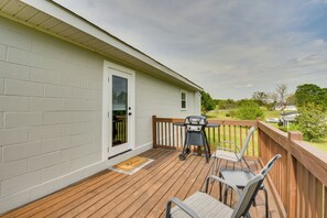 House (1 Bedroom) | Interior - Cozy Fair Play Home w/ Deck 4 Mi to Lake Hartwell! (Fair Play)