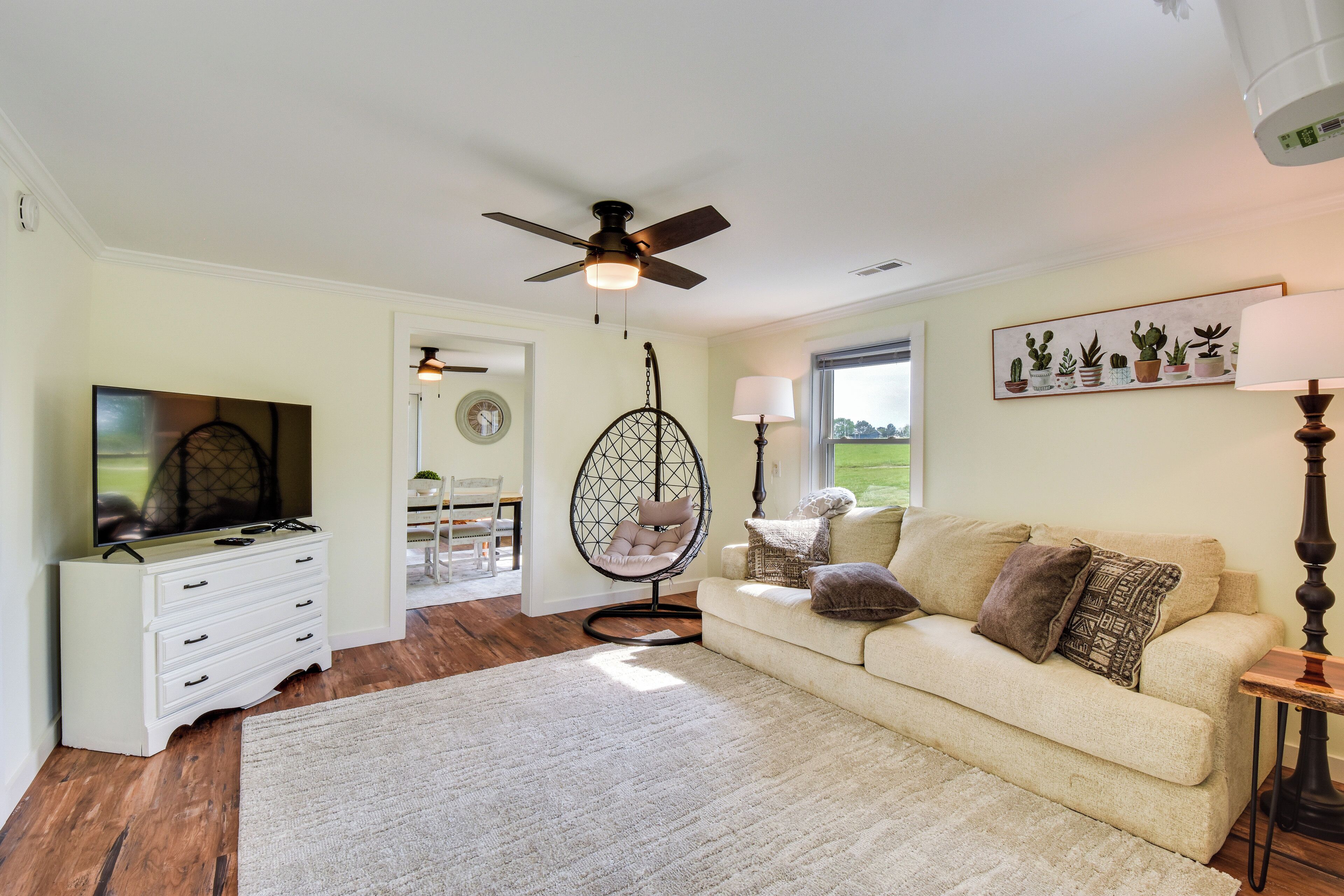 Cozy Fair Play Home w/ Deck 4 Mi to Lake Hartwell!