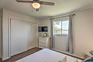 Apartment (1 Bedroom) | Interior - Cozy Hanahan Condo w/ Cooper River Access! (Hanahan)