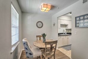 Apartment (1 Bedroom) | Interior - Cozy Hanahan Condo w/ Cooper River Access! (Hanahan)