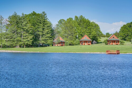 Cozy Columbia Cabin w/ Shared Lake Dock!