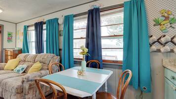 Apartment (0 Bedroom) | Interior