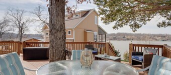 Cozy Camdenton Cottage w/ Deck + Boat Dock Access!