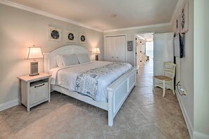 1 bedroom, bed sheets - Cozy Myrtle Beach Resort Condo w/ Community Pool! (Myrtle Beach)